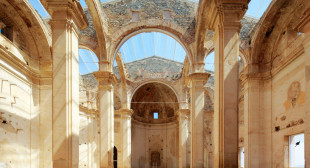 Ferran Vizoso Architecture frames a derelict church